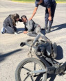 Un motociclista perdió el control y sufrió lesiones leves en Santa Lucía.